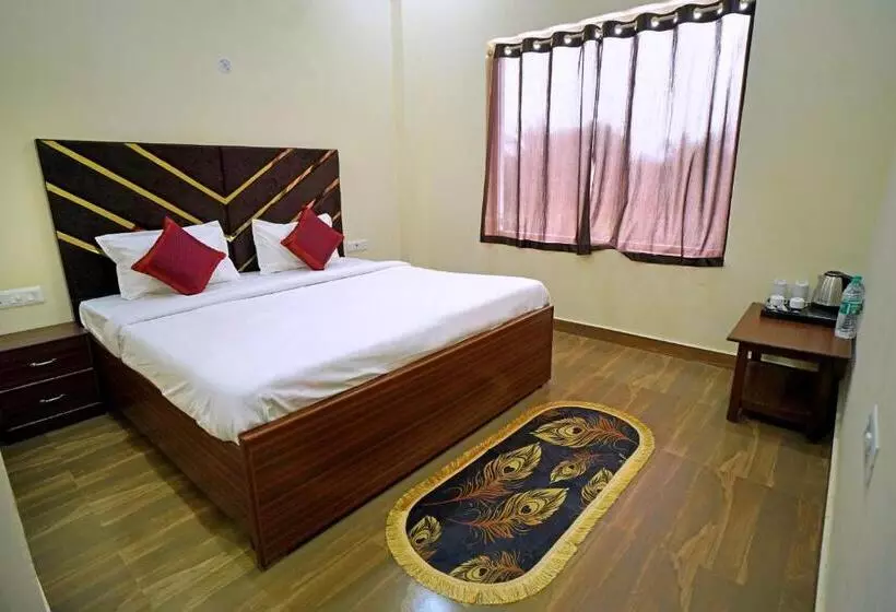 Hotelli Sd Grand Palace Near Radha Rani Mandir Mansarovar Vrindavan