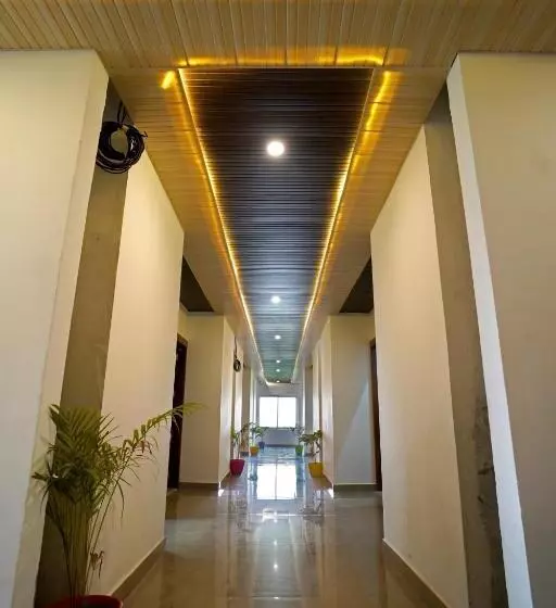 Hotelli Sd Grand Palace Near Radha Rani Mandir Mansarovar Vrindavan