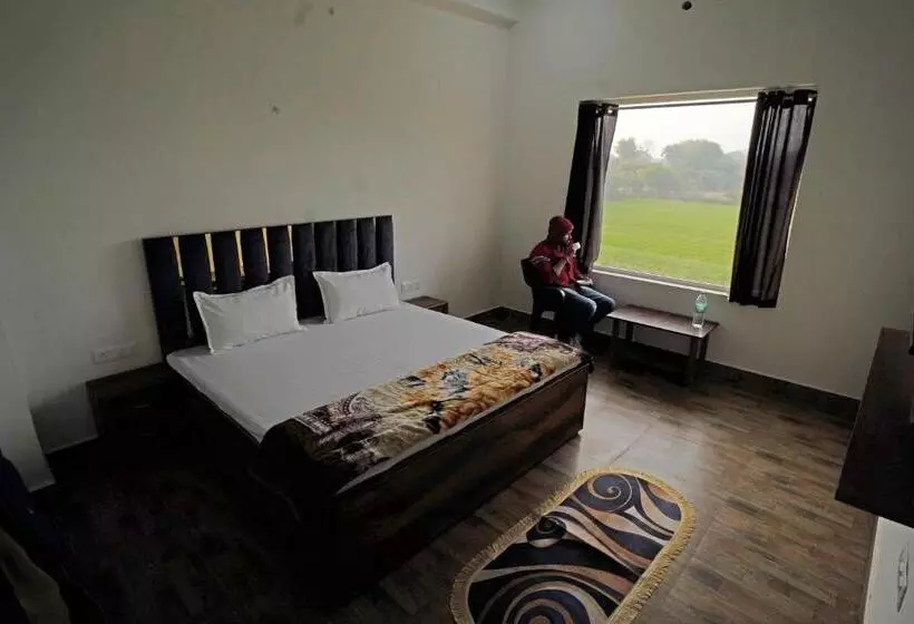 Hotelli Sd Grand Palace Near Radha Rani Mandir Mansarovar Vrindavan