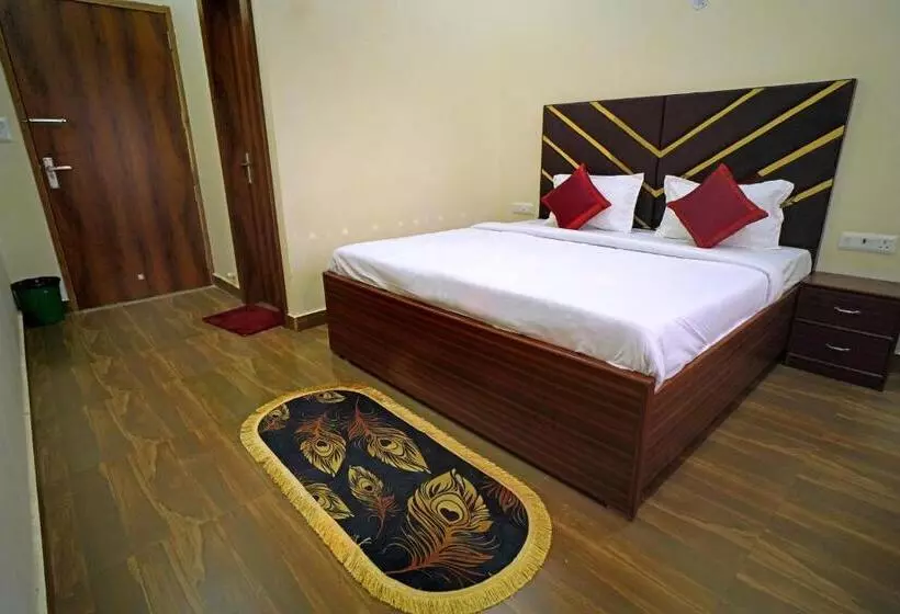 Hotelli Sd Grand Palace Near Radha Rani Mandir Mansarovar Vrindavan