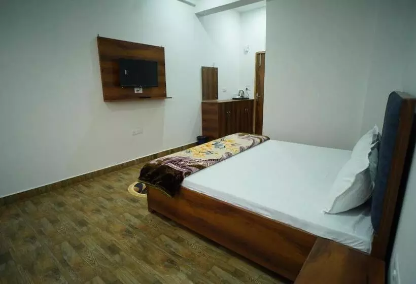 Hotelli Sd Grand Palace Near Radha Rani Mandir Mansarovar Vrindavan
