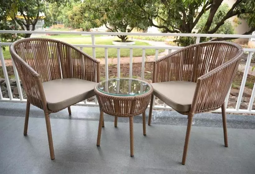 Mango Leaf Lake Resort