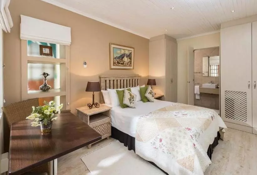 تختخواب و صبحانه Algoa Guest House Summerstrand