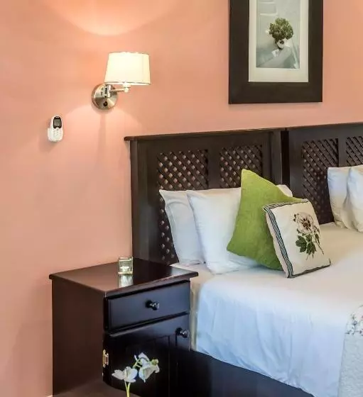 تختخواب و صبحانه Algoa Guest House Summerstrand