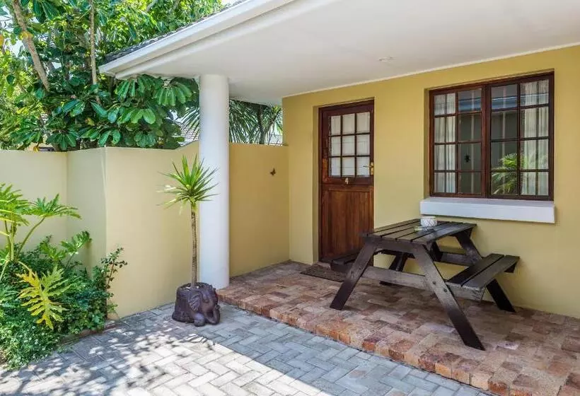 تختخواب و صبحانه Algoa Guest House Summerstrand
