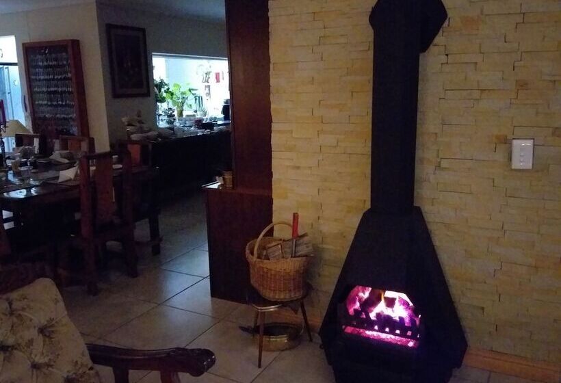 تختخواب و صبحانه Anchorage Guest House