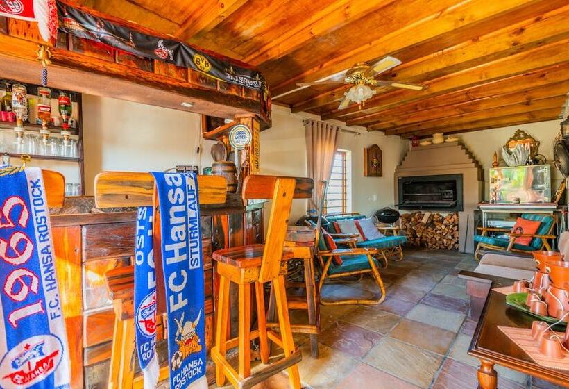تختخواب و صبحانه Anchorage Guest House