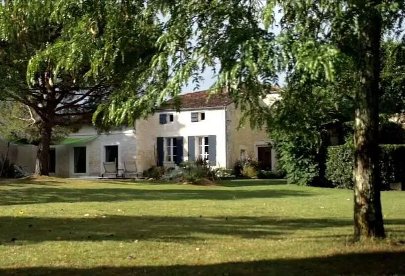 Aamiaismajoitus (B&B) Domaine De L'espal