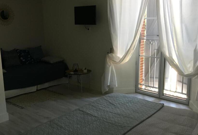 צימר Domaine En Castanet