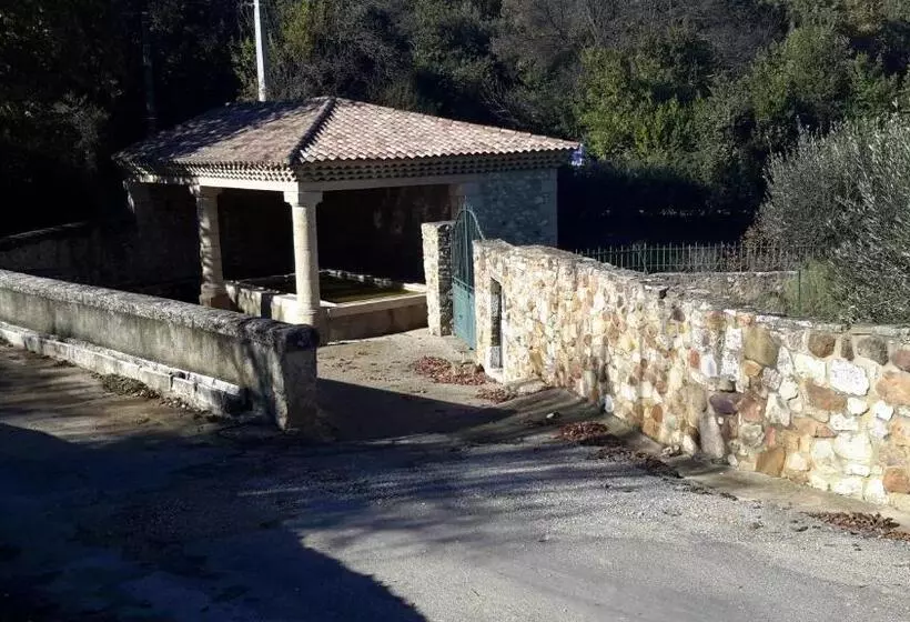 Aamiaismajoitus (B&B) Esprit Garrigues D Uzès