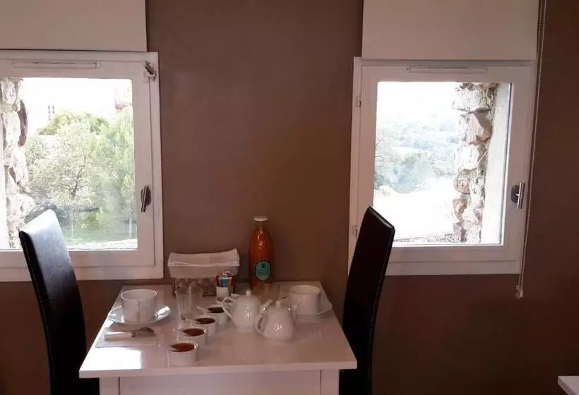 Aamiaismajoitus (B&B) Esprit Garrigues D Uzès