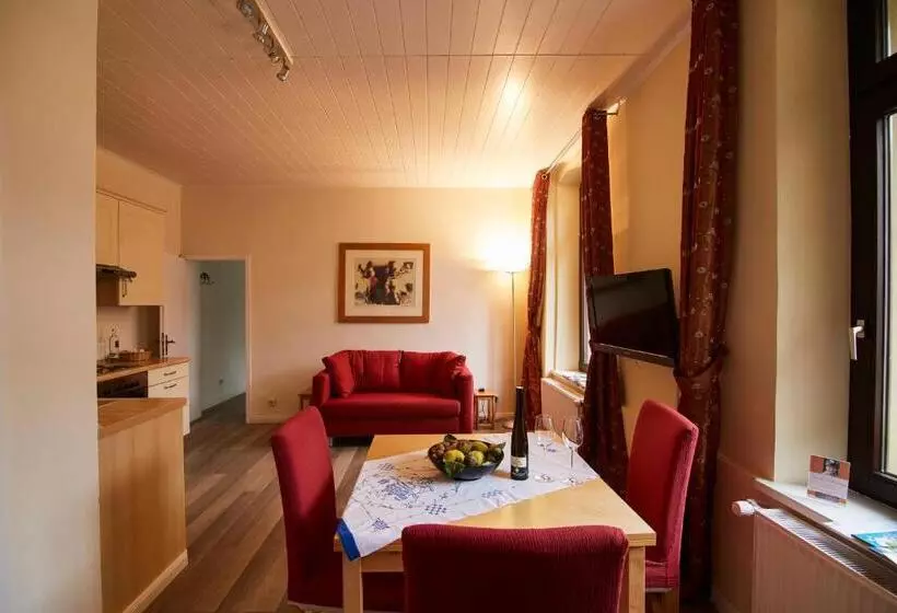 Hotelli Heinrichs Winery Bed & Breakfast