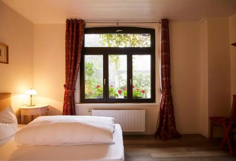 Hotelli Heinrichs Winery Bed & Breakfast