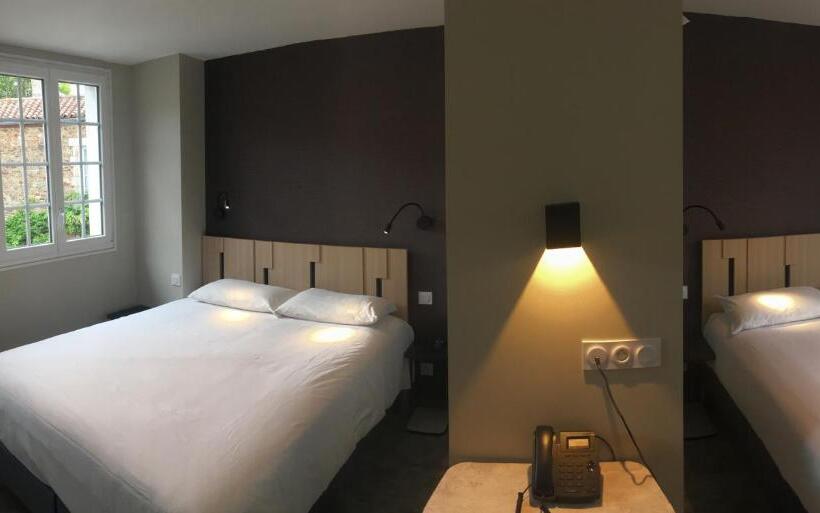 호텔 Restaurant Les 3 Piliers