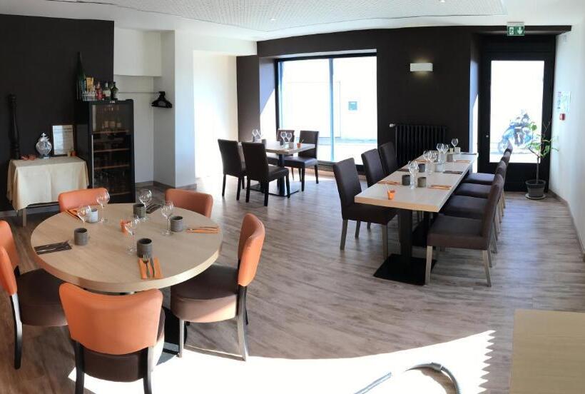 호텔 Restaurant Les 3 Piliers