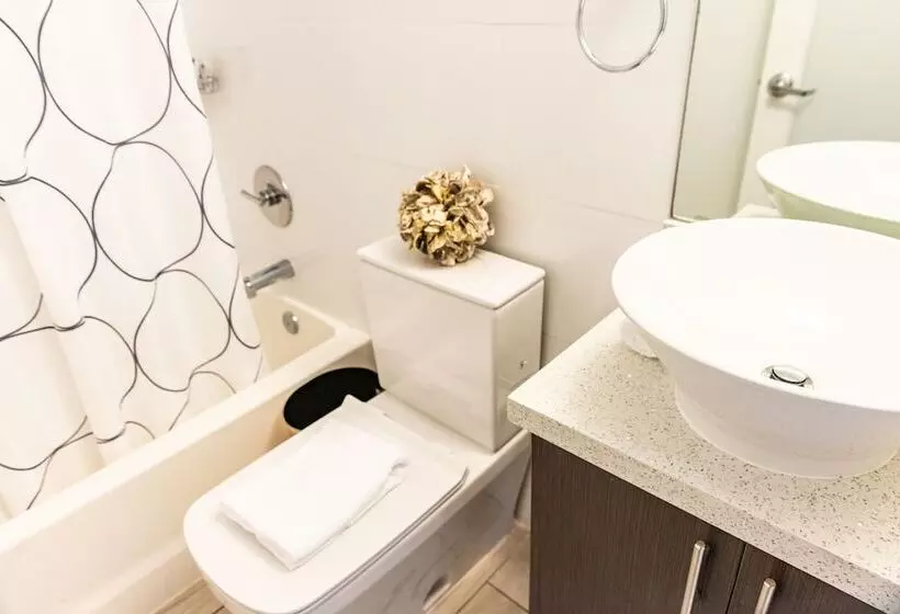 Waterside Hotel And Suites