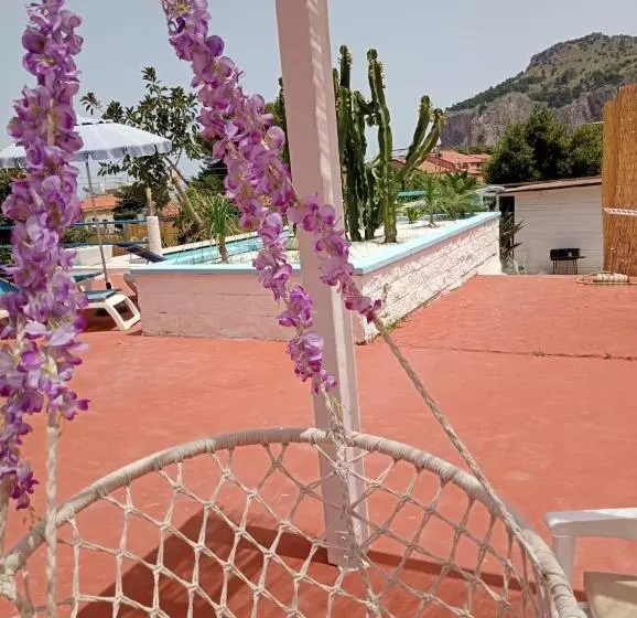 Aamiaismajoitus (B&B) Borgomarino S Room