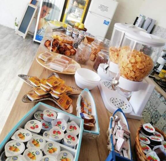 تختخواب و صبحانه Borgomarino S Room