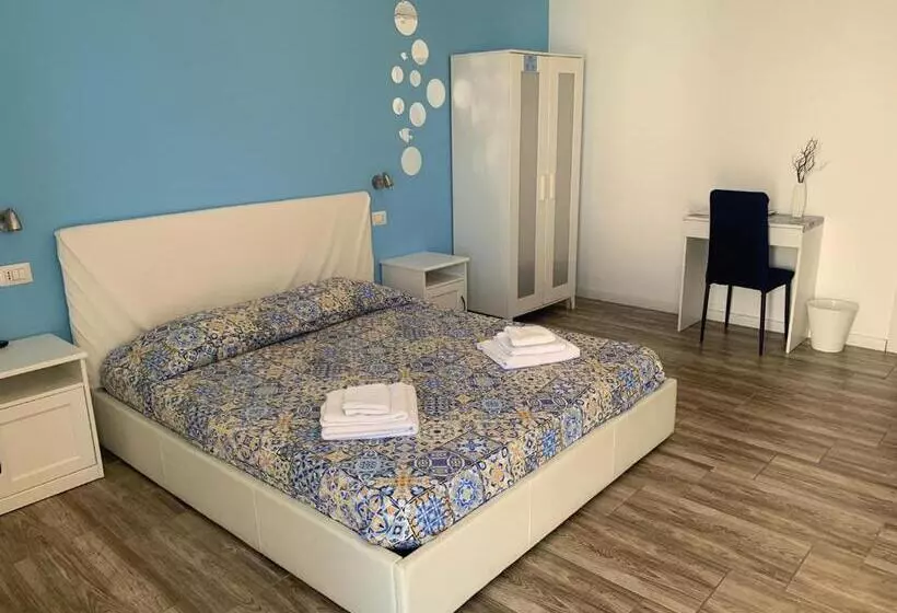 Aamiaismajoitus (B&B) Borgomarino S Room