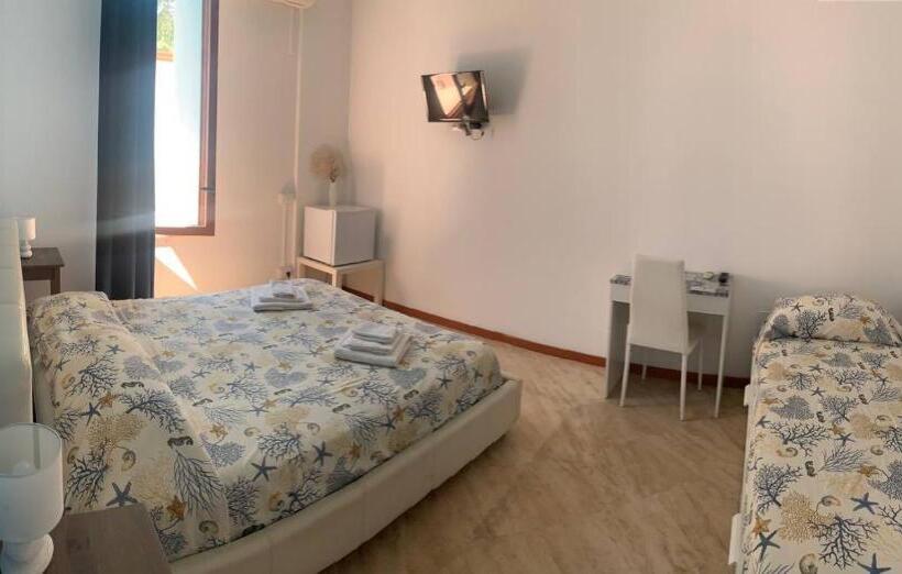 تختخواب و صبحانه Borgomarino S Room