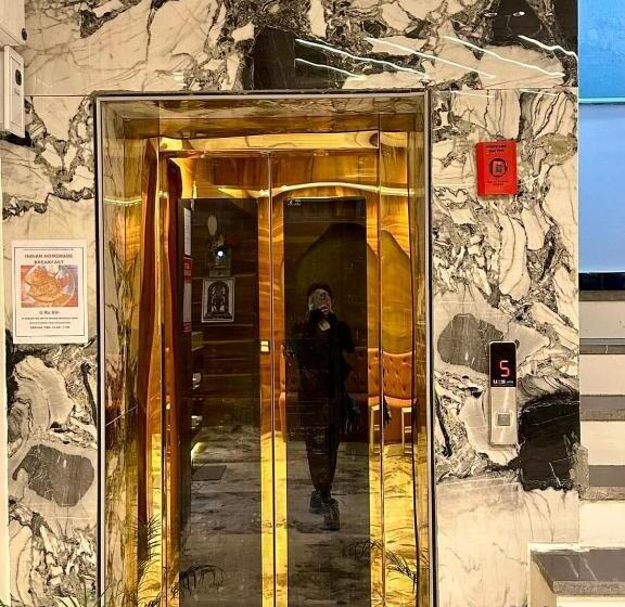 Bonfire Hostels Rishikesh