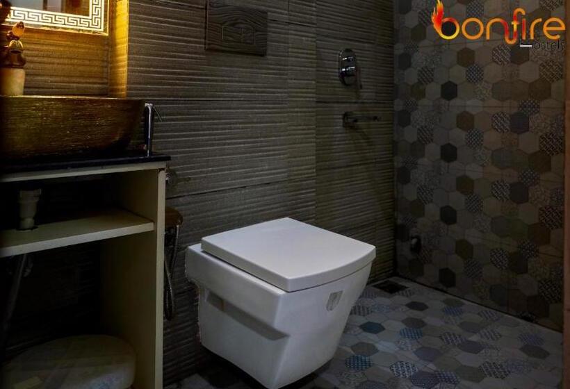 Bonfire Hostels Rishikesh