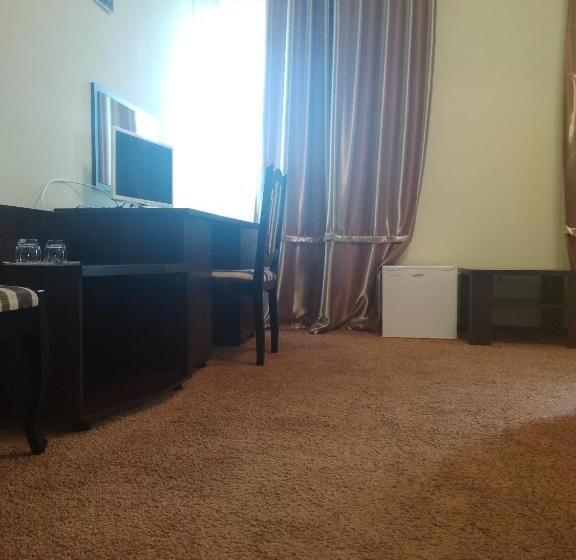 هتل 12 Months Mini