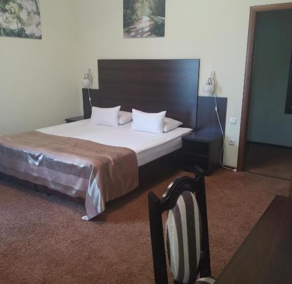 هتل 12 Months Mini