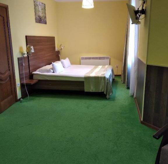 هتل 12 Months Mini