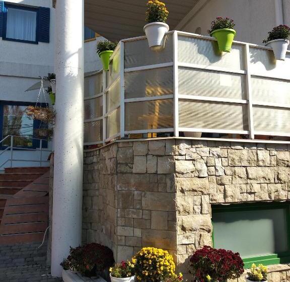 هتل 12 Months Mini