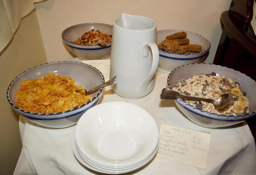 ペンション Clyde House