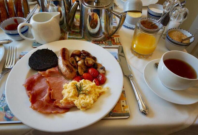 ペンション Clyde House