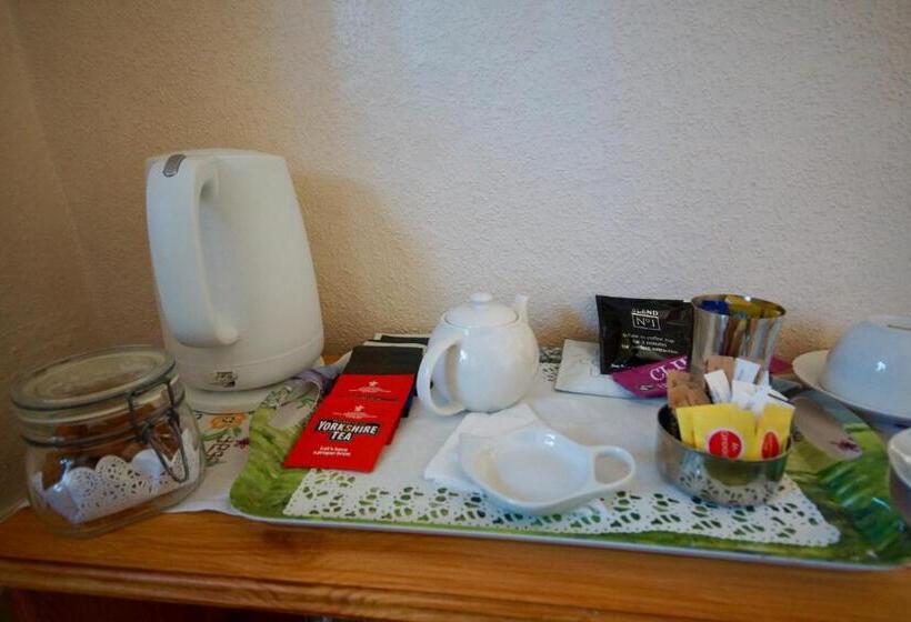 ペンション Clyde House