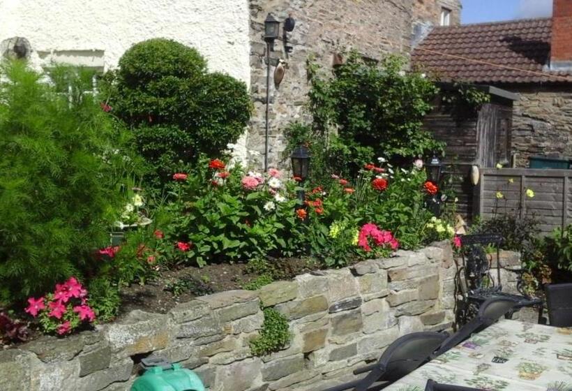 ペンション Clyde House