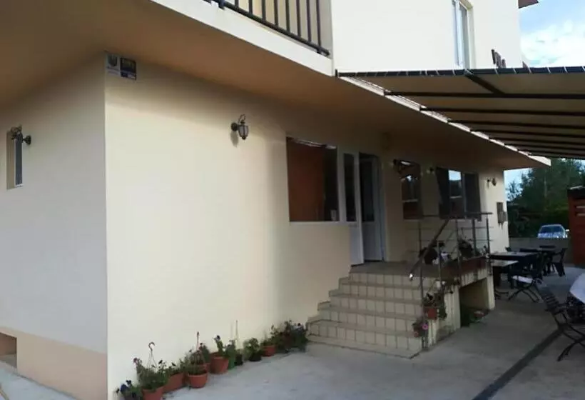 پانسیون Vila Axel