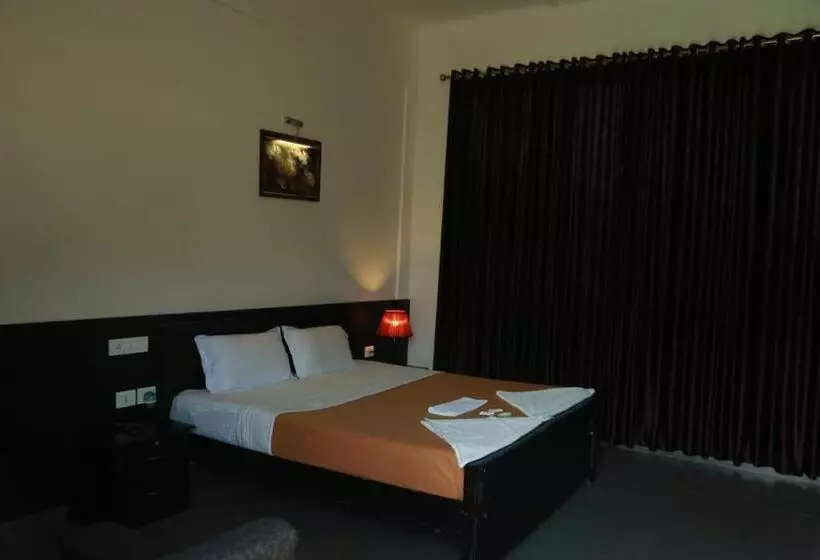 Tiger Tracks Resort