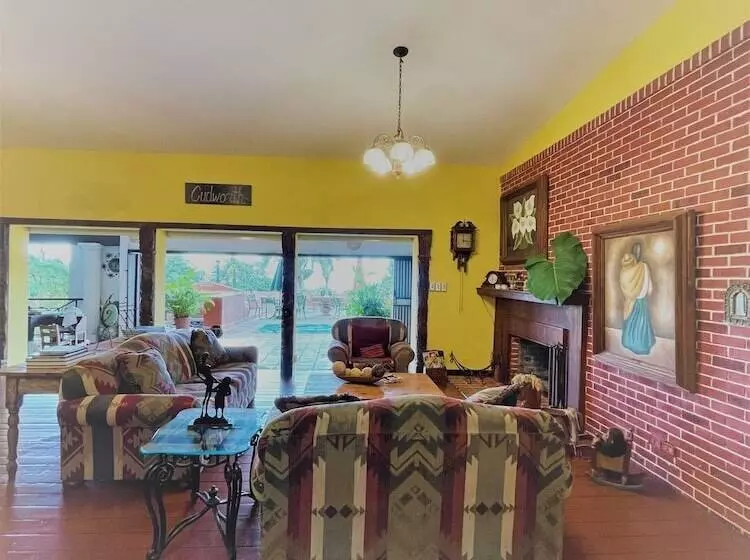 هتل Serena Boutique