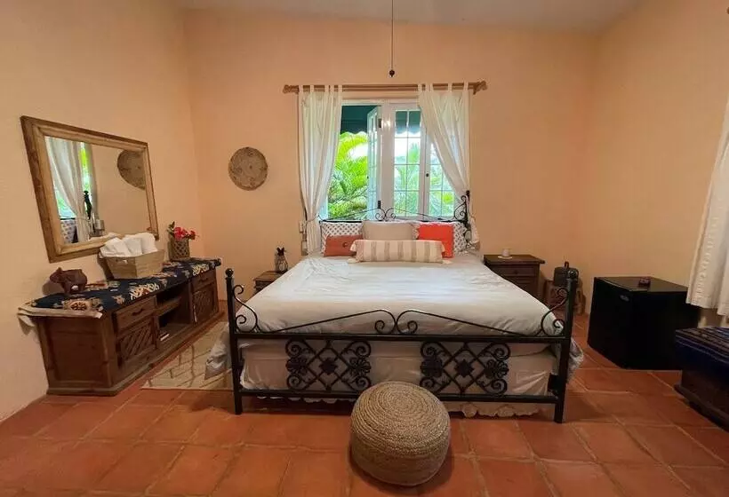 هتل Serena Boutique