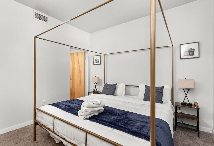 2br/2ba In The Block Apartment By Cozysuites