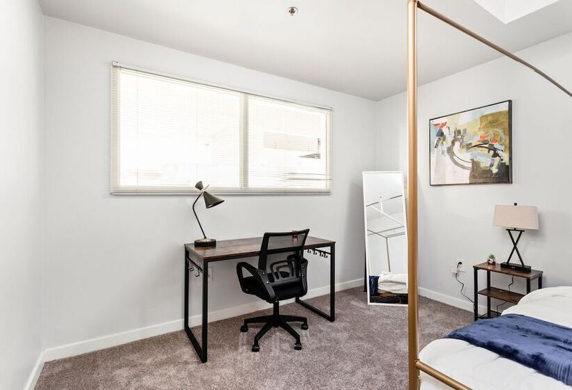 2br/2ba In The Block Apartment By Cozysuites