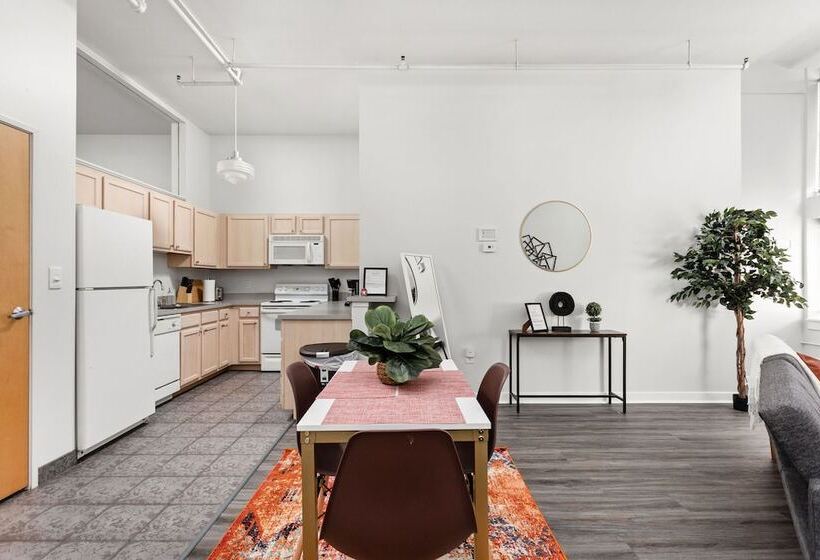 2br/2ba In The Block Apartment By Cozysuites