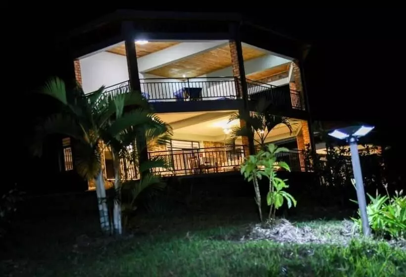 تختخواب و صبحانه Kay Sun