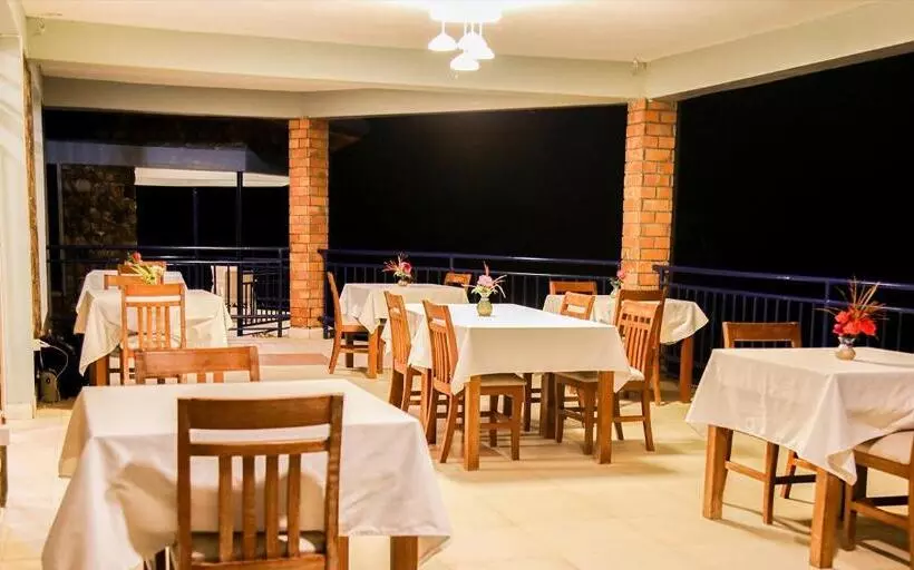 تختخواب و صبحانه Kay Sun