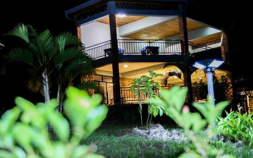 تختخواب و صبحانه Kay Sun