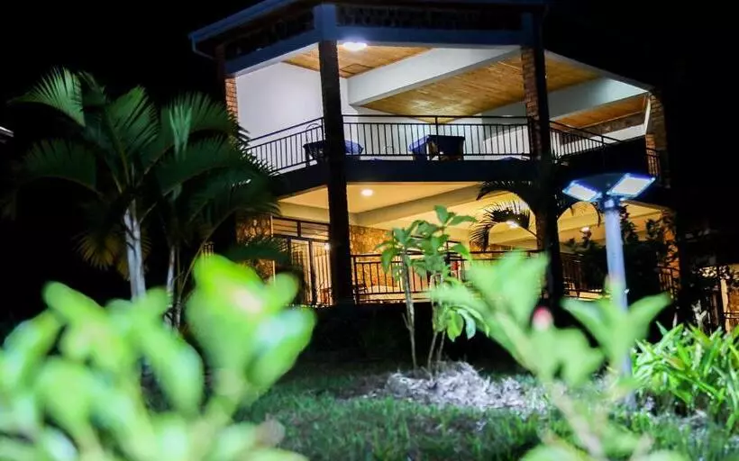 تختخواب و صبحانه Kay Sun