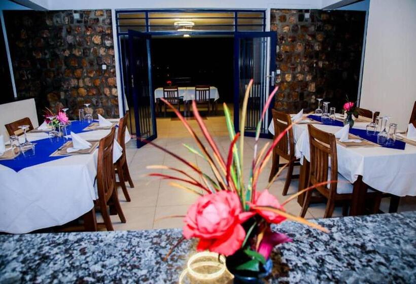 تختخواب و صبحانه Kay Sun