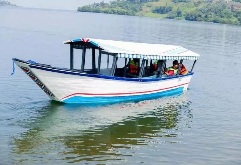 تختخواب و صبحانه Kay Sun