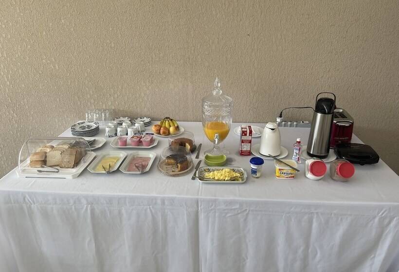 簡易ホテル Pousada Porto Maringa