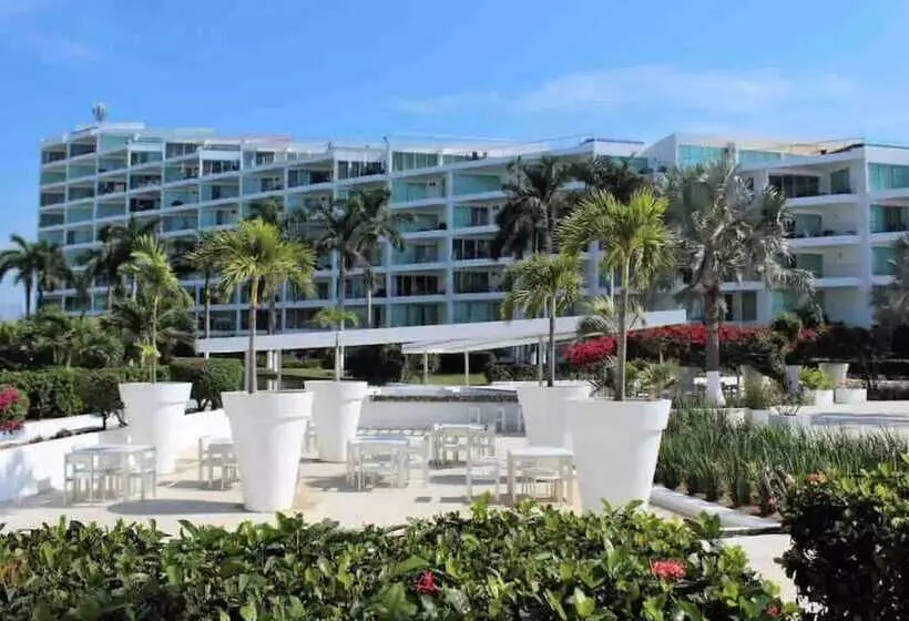 Hotelli Condo Arian By Trvl2hm