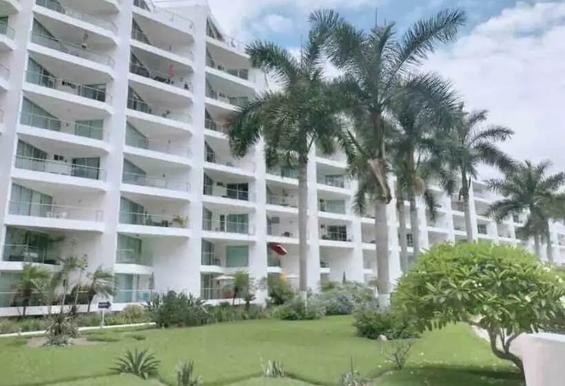 Hotelli Condo Arian By Trvl2hm